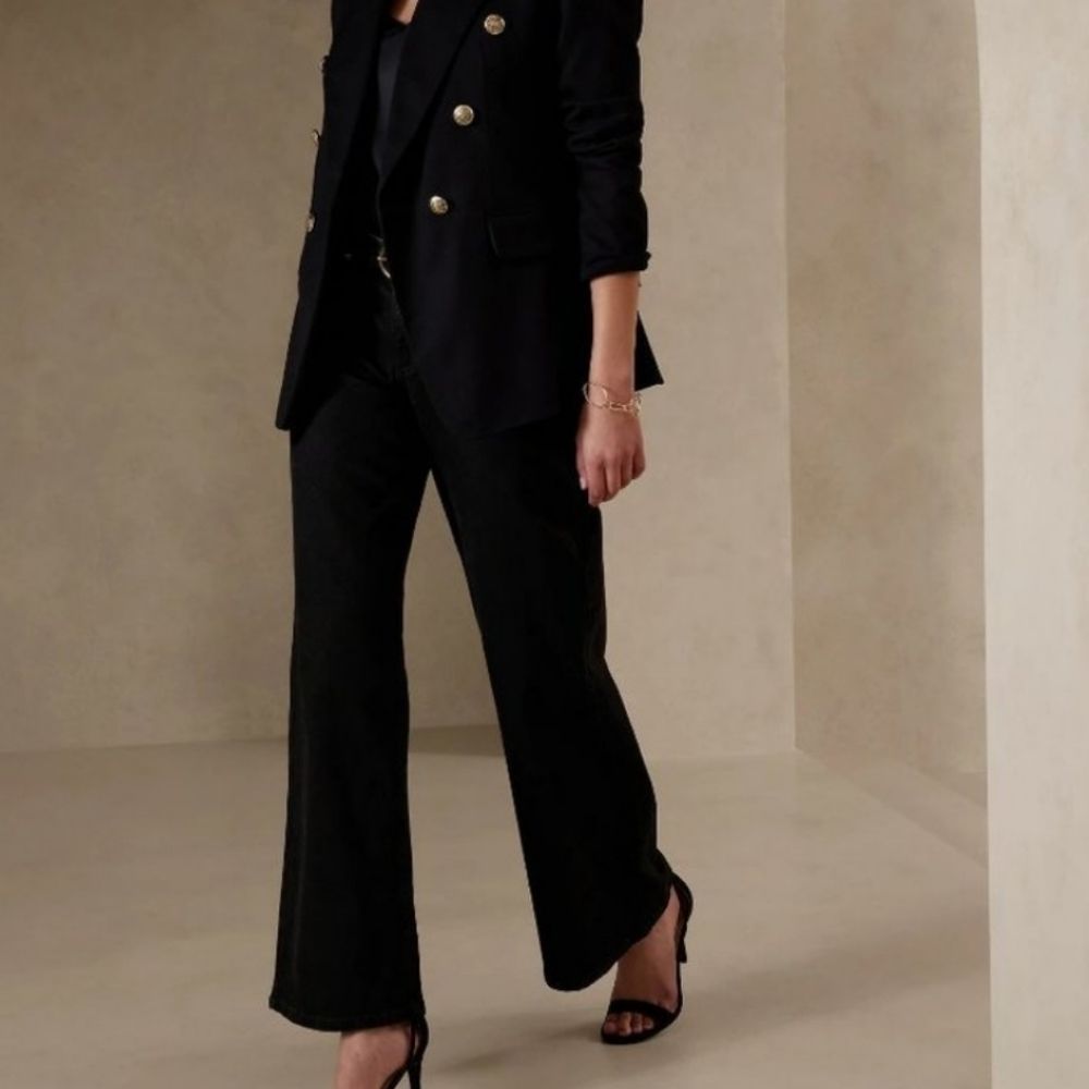 Banana Republic Wide Leg Jean, Black, Size 8, New in Bag, Tags on!